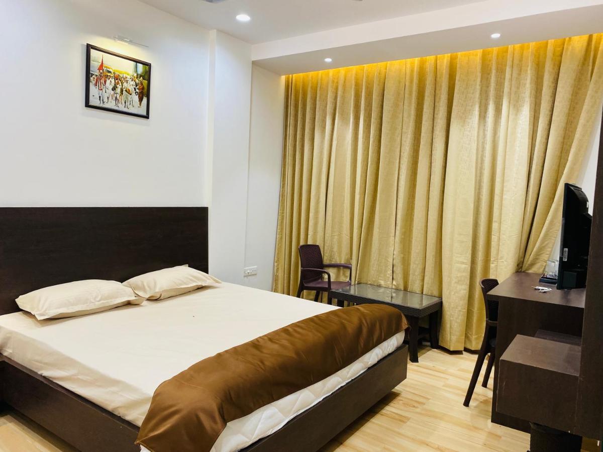 Shivanand Residency Jejuri Exterior foto